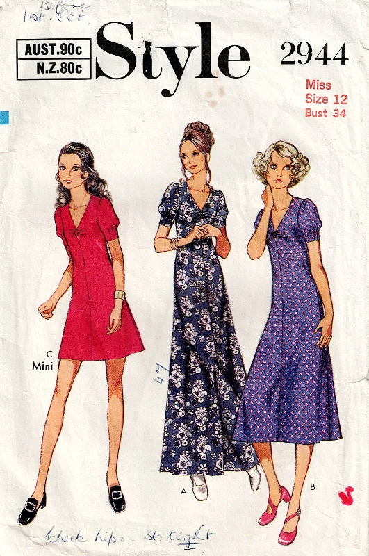 Style 2944 Womens High Waisted Puff Sleeved Dresses 1970s Vintage Sewing Pattern Size 12 Bust 34 inches Style 2944 Womens High Waisted Puff Sleeved Dresses 1970s Vintage Sewing Pattern Size 12 Bust 34 inches