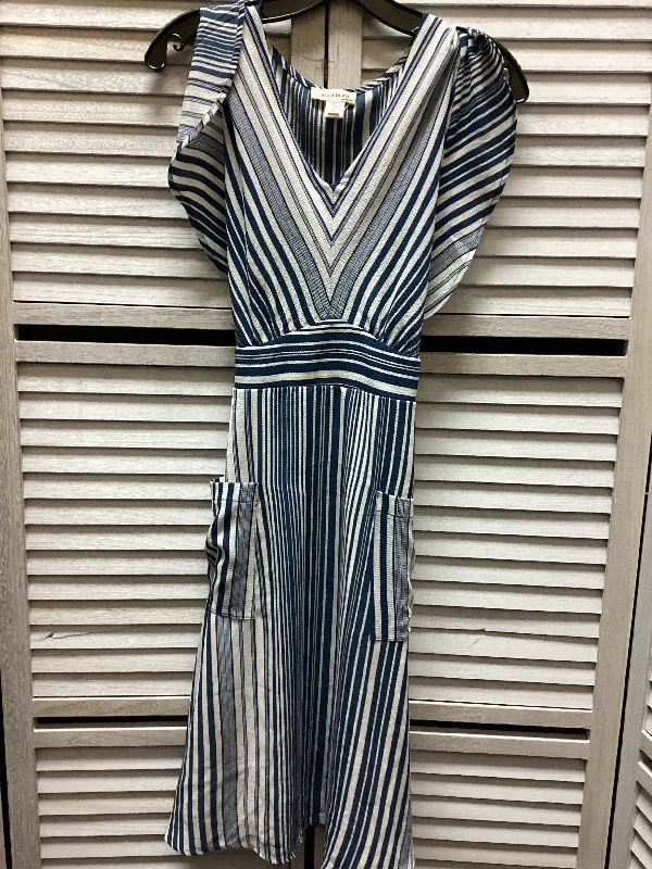 Dress Casual Midi By Monteau  Size: M