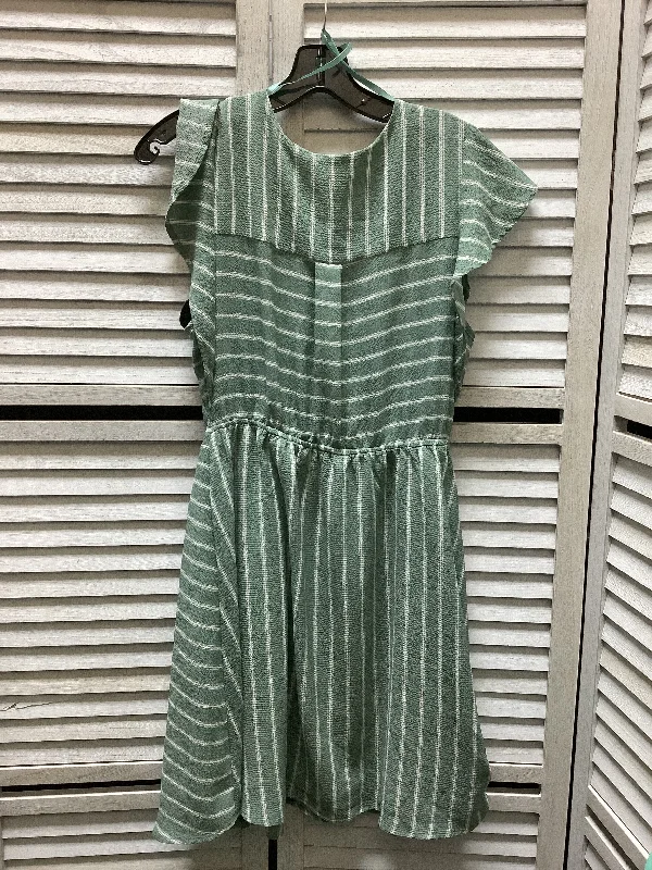 Dress Casual Short By Monteau  Size: L