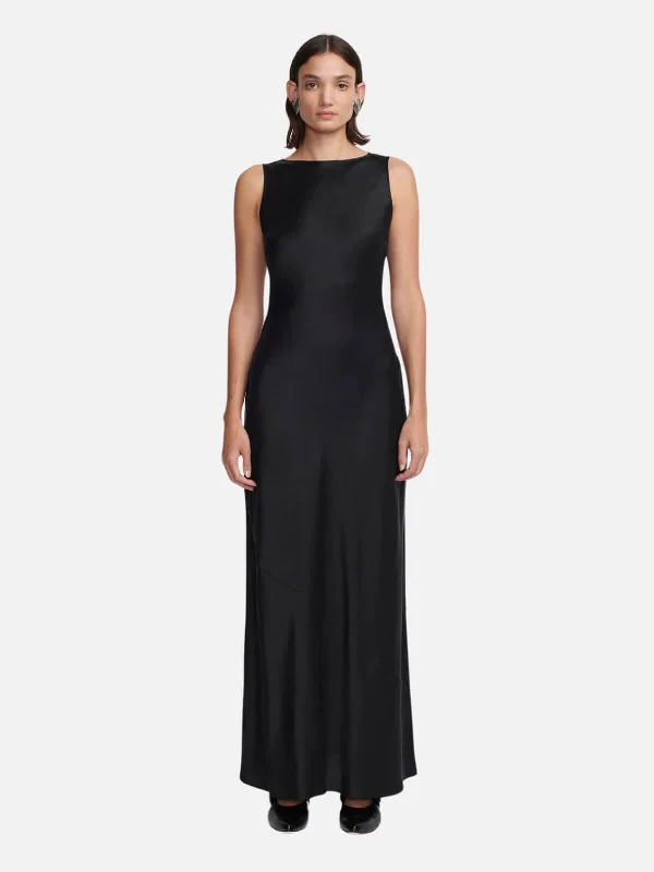 Elle Maxi Dress - Black Classic Solid Maxi Dress